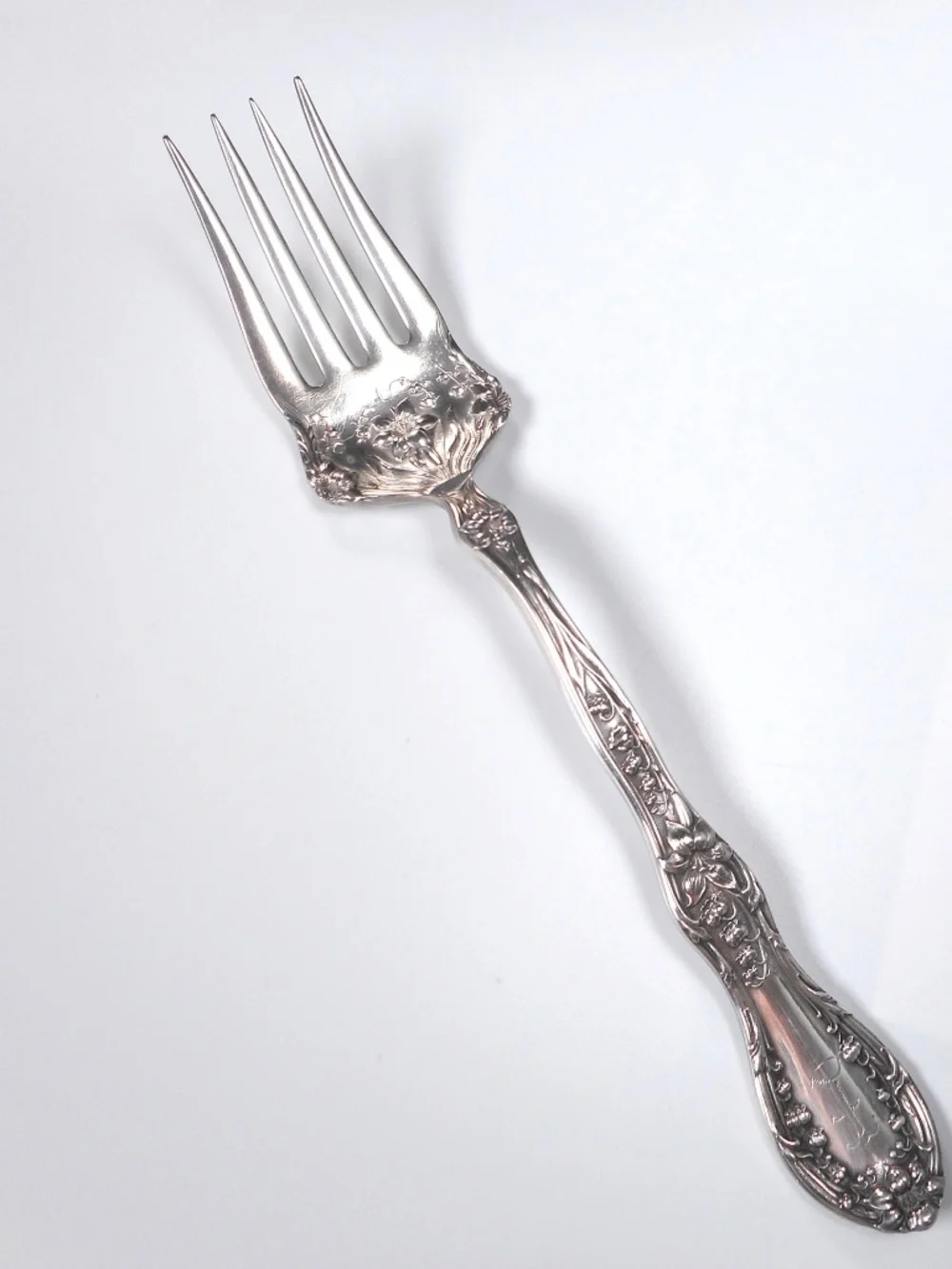 VTG Wm Rogers & Bro 1909 AI Silverplate Floral Lily Monogram Serving Fork 8.5
